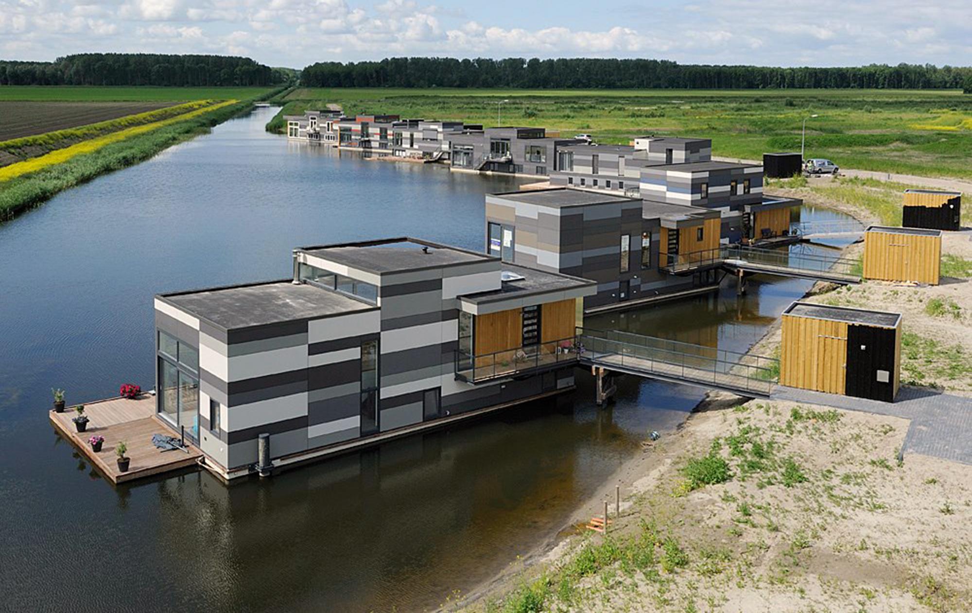 Плавучие дома в больших городах. Почему в Амстердаме так популярны новые кварталы на воде